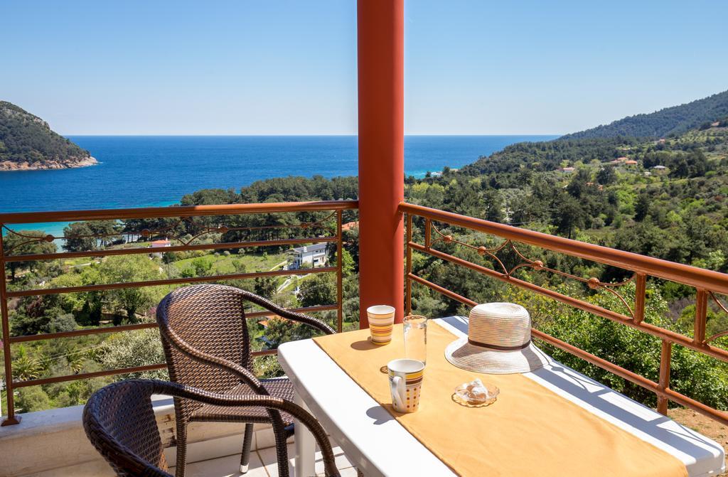 Aphrodite Villas Koinira Extérieur photo