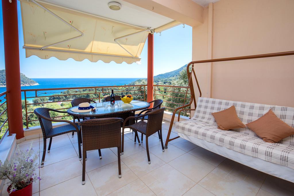 Aphrodite Villas Koinira Extérieur photo