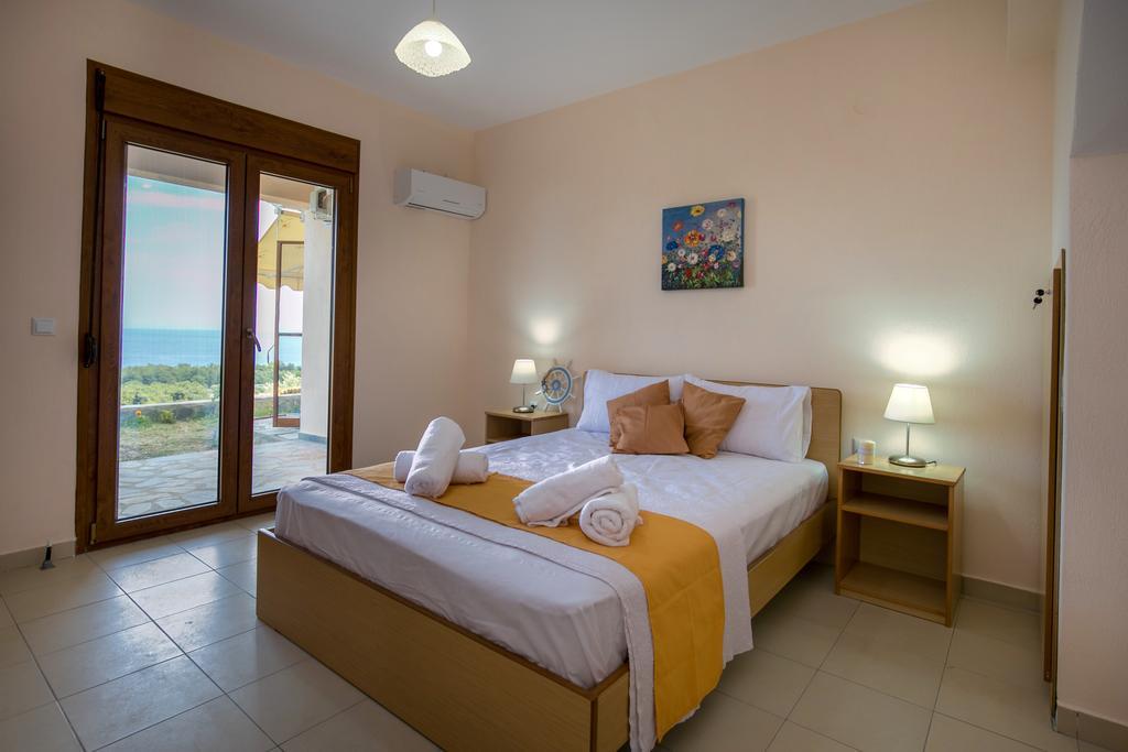 Aphrodite Villas Koinira Extérieur photo